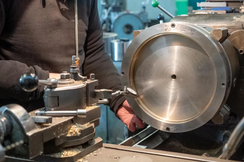 Vis sans fin et roues tangentes près de Laval